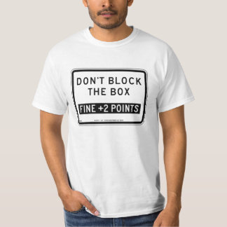 No bloquee la camiseta de la caja