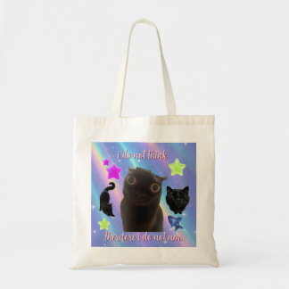 No creo que la bolsa de mano del meme del gato