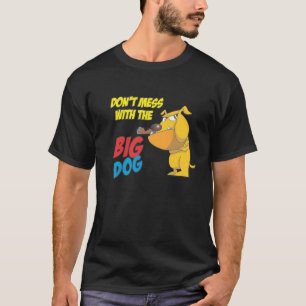 No ensucie con la camiseta grande del perro