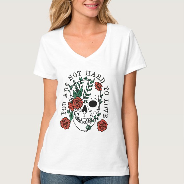 No eres difícil amar el cráneo y la camiseta de lo (Anverso)