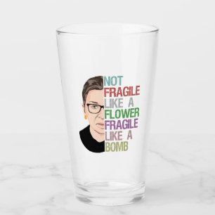 No frágil como una flor frágil como una bomba
