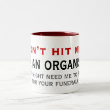No golpee una taza del organista