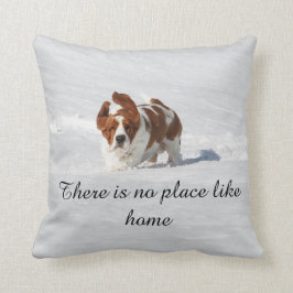 "No hay lugar como" la almohada casera w/Basset