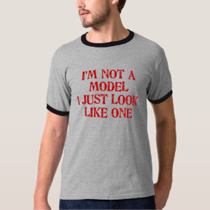 No soy un modelo que apenas parezco una camiseta