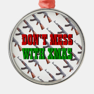 No te metas con el adorno navideño AK47 de Navidad