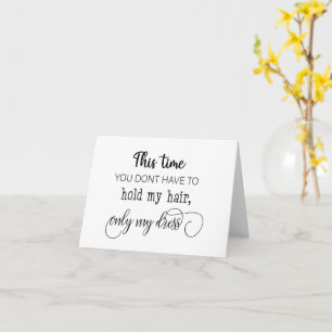 No tienes que sostener mi tarjeta plegada en el pe