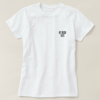 NO VESTIDO PARA LA CAMISETA DE LOS MUCHACHOS