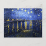 Noche Van Gogh Starry Sobre La Postales Ródanas<br><div class="desc">Noche Van Gogh Starry sobre la postal Ródano. Óleo sobre lienzo de 1888. Uno de los paisajes nocturnos más queridos de van Gogh, Starry Night Over the Rhone captura el cielo nocturno reventando en el muelle del este de la ciudad francesa de Arles. Un gran regalo para los fanáticos de...</div>