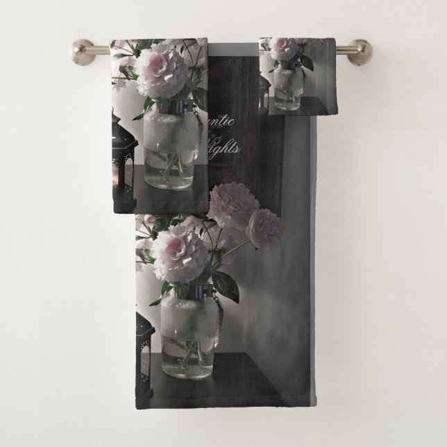 Noches románticas con flores y velas peónicas (In situ)