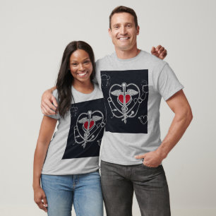 "Noir Elegance: Camiseta De Inspiración Vintage