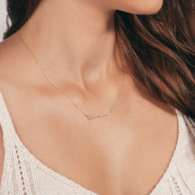 Nombra perfecta del collar chapado en oro