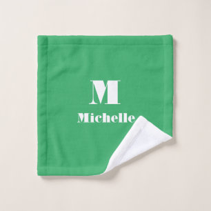Nombre clásico moderno Letra inicial verde sólido