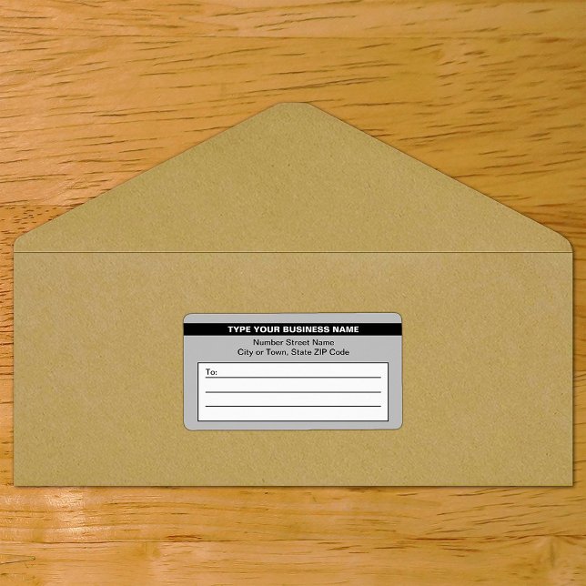 Nombre comercial resaltado en la etiqueta de envío (Gray shipping label with your highlighted brand on envelope)