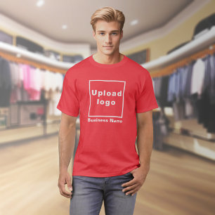 Nombre comercial y logotipo en camiseta roja
