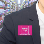 Nombre comercial y logotipo en el botón Rectángulo<br><div class="desc">Botón de rectángulo rosa que puede personalizar escribiendo su nombre de negocio y cargando su logotipo de negocio. Personalizar y úselo como un accesorio uniforme para anunciar su negocio o promocionar su marca a clientes o clientes. Accesorio de personalizable que puede utilizar como material de marketing para crear conciencia de...</div>