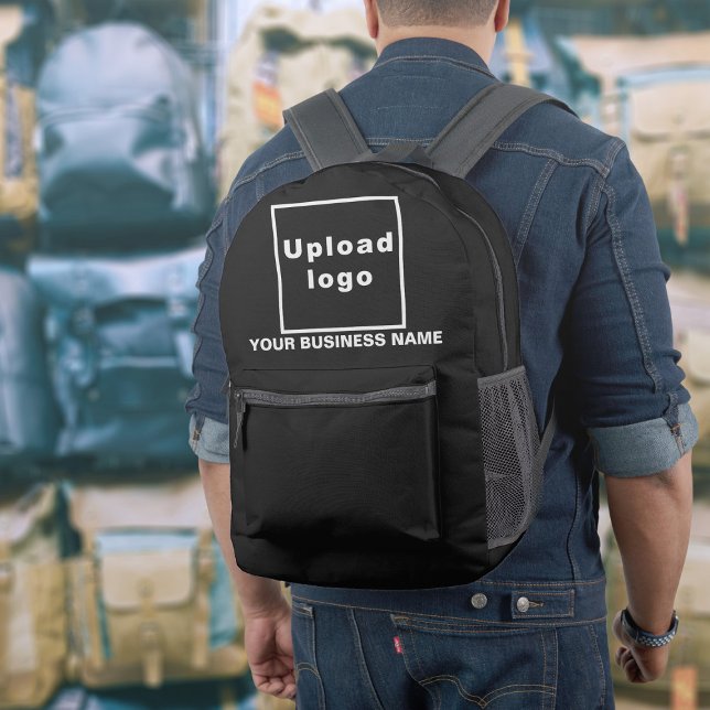 Nombre comercial y logotipo en la mochila negra (Build brand name awareness. Your business name and logo on black backpack.)