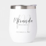 Nombre de la dama de honor personalizada de escrit<br><div class="desc">Añada un toque personal a su boda con un regalo personalizado para la dama de honor. Este diseño presenta el nombre personalizado de la dama de honor en el estilo de fuente de escritura moderno gris y monograma en el estilo de fuente de escritura moderno gris claro como fondo con...</div>