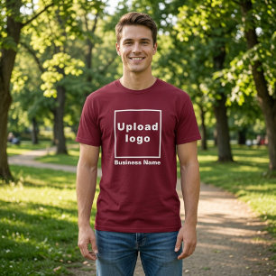 Nombre de la empresa y logotipo en camiseta marrón