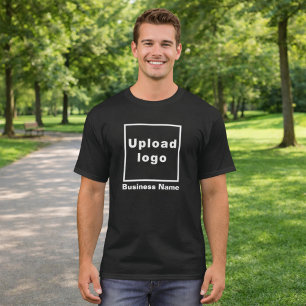 Nombre de la empresa y logotipo en camiseta negra
