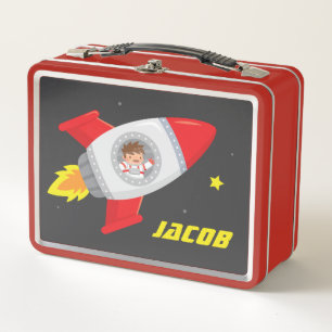 Nombre de niño astronauta lindo en cohete espacial