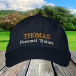 "Nombre" del entrenador personal con gorra de béis<br><div class="desc">Gorras con bordado: gorra clásica de béisbol de moda dorada / negra con texto "PERSONAL TRAINER" y tu "nombre" para el mejor entrenador personal del mundo,  entrenador deportivo,  instructor de fitness / equipo de construcción</div>