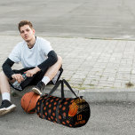Nombre personalizado Bolsa de básquetbol | Número<br><div class="desc">Este regalo de moda cuenta con un diseño de parche de número jersey y su elección de personalización. Añade su número de camiseta, nombre, colegio o universidad, año de clase o cualquier otra personalización. Se pueden cambiar todos los colores. Excelente tanto para un graduado de secundaria como universitario. Un regalo...</div>