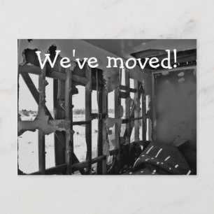 ¡Nos hemos mudado! tarjeta postal de casa destruid