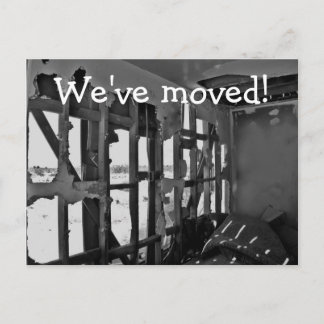 ¡Nos hemos mudado! tarjeta postal de casa destruid