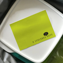 Nota divertida en la lonchera para niños en la esc