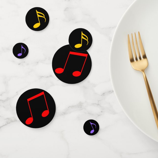 Notas musicales de cumpleaños en mesa con confeti (Grupo)