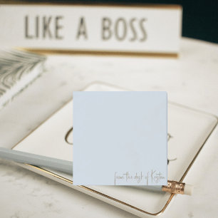 Notas Post-it® Azul polvoriento desde el escritorio de nombre per
