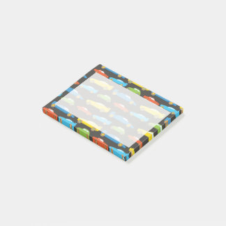 Notas Post-it® Carros de carreras multicolor en negro
