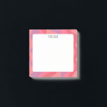 Notas Post-it® Curvas rosadas Moda PERSONALIZADO Monograma person<br><div class="desc">Echa un vistazo a esta divertida nota personalizada. Cambie los colores,  el texto y el tipo de letra para adaptarlos a sus necesidades. Añade tu propio texto también. Visita mi tienda para ver más colores y patrones divertidos y por favor hazme saber si quieres algo personalizado.</div>