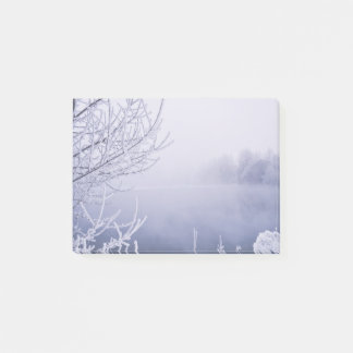 Notas Post-it® Día del invierno en niebla junto al río