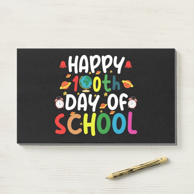 Notas Post-it® Feliz 100° Día del Estudiante Escolar (En escritorio)