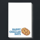 Notas Post-it® Feliz día de desafío Hanukkah Chanukah Pan Loaf<br><div class="desc">Presenta un ilustracion original de un pan de jalita trenzado, con FELIZ DÍAS DE CHALA en un divertido tipo de letra. ¡Genial para Hanukkah! Este ilustracion también está disponible en otros productos. ¿No ves lo que estás buscando? ¿Necesita ayuda con la personalización? Contacte con Rebecca para que tenga algo diseñado...</div>