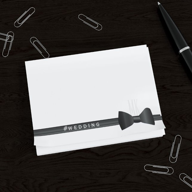Notas Post-it® Fiesta de bodas a favor de Bow Tie Monograma Post  (Add your initials and wedding hashtag to these post it notes. Makes a useful gift for your groomsmen)