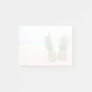 Notas Post-it® Foto de 2 piñas en una playa