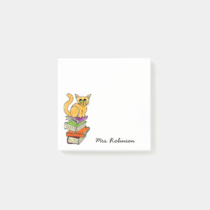 Notas Post-it® Gato lindo en la pila de libros Nombre del profeso