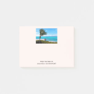Notas Post-it® Hermoso árbol de palma tropical ventoso en la play