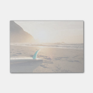 Notas Post-it® La tabla hawaiana pone en la playa mientras que