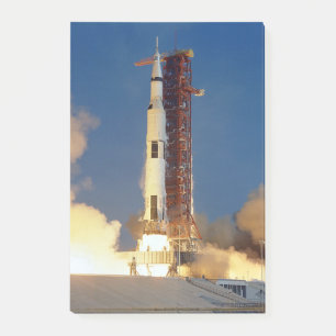Notas Post-it® La Tierra tiembla mientras el Saturn V ilumina el 