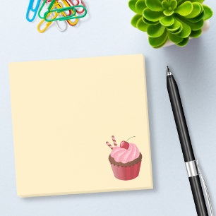 Notas Post-it® Magdalena deliciosa dulce de la cereza en amarillo