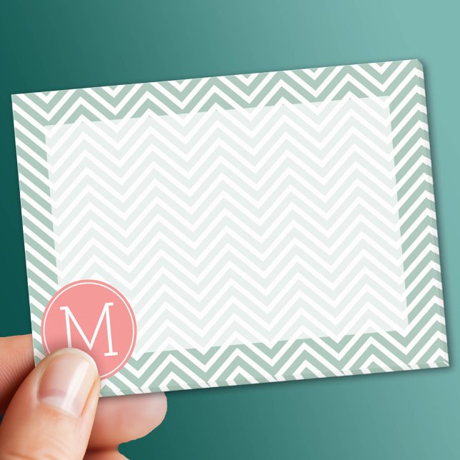 Notas Post-it® Mint y Coral Chevrons con Monograma Personalizado (Custom Post It Note Pad)