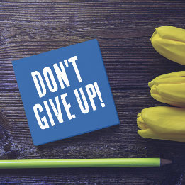 Notas Post-it® No renuncies a la motivación azul profunda positiv