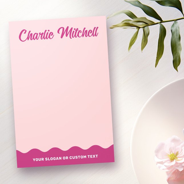 Notas Post-it® Nombre personalizado del borde ondulado de texto r (Pink burgundy retro text wavy border custom name post-it notes)