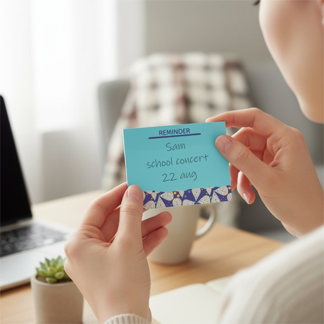 Notas Post-it® Patrón de Pétalo Azul Personalizado (Who doesn't love sticky notes? These not only remind you of things but look super cute too.)