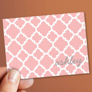 Notas Post-it® Patrón de quatrefoil coral con nombre personalizad
