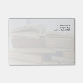 Notas Post-it® Pila de libros viejos, una abierta