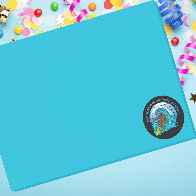 Notas Post-it® Pro By Day, Mito De Noche Surfing Bigfoot (Subido por el creador)
